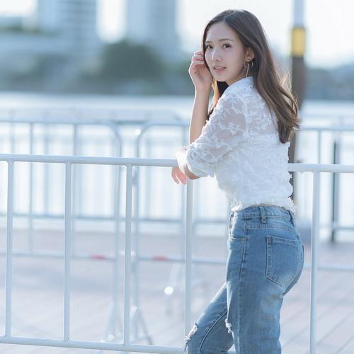 美男子咖啡厅中的少女游戏